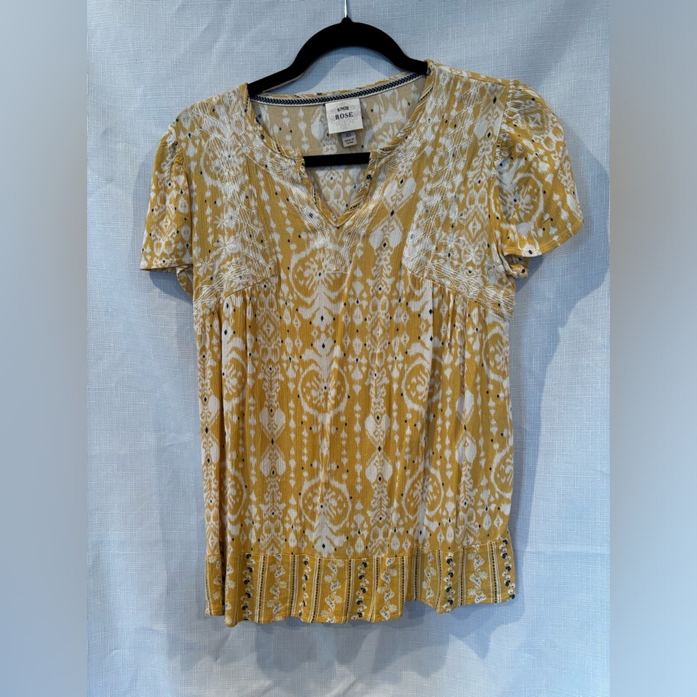 Knox Rose short sleeve floral flare top yellow embroidered detailing sz XS